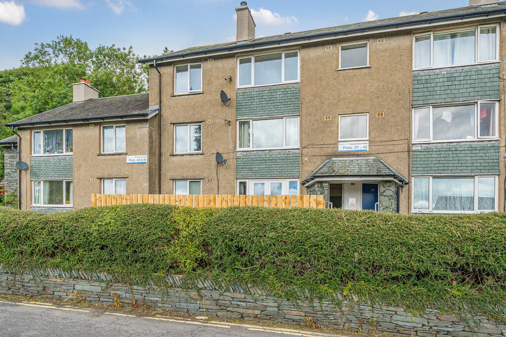 2-bed flat on 42 Orrest Drive Flats, Windermere, Cumbria LA23 2LE, £147,500