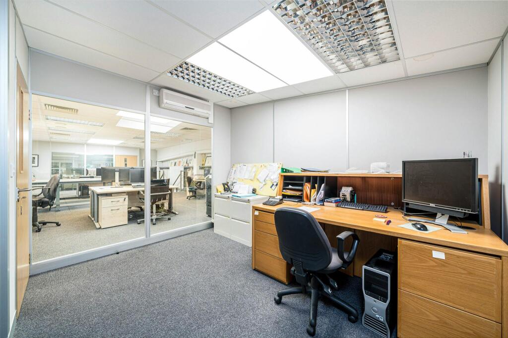 Studio 24, 87 Crampton Street first floor office (meeting room).jpg