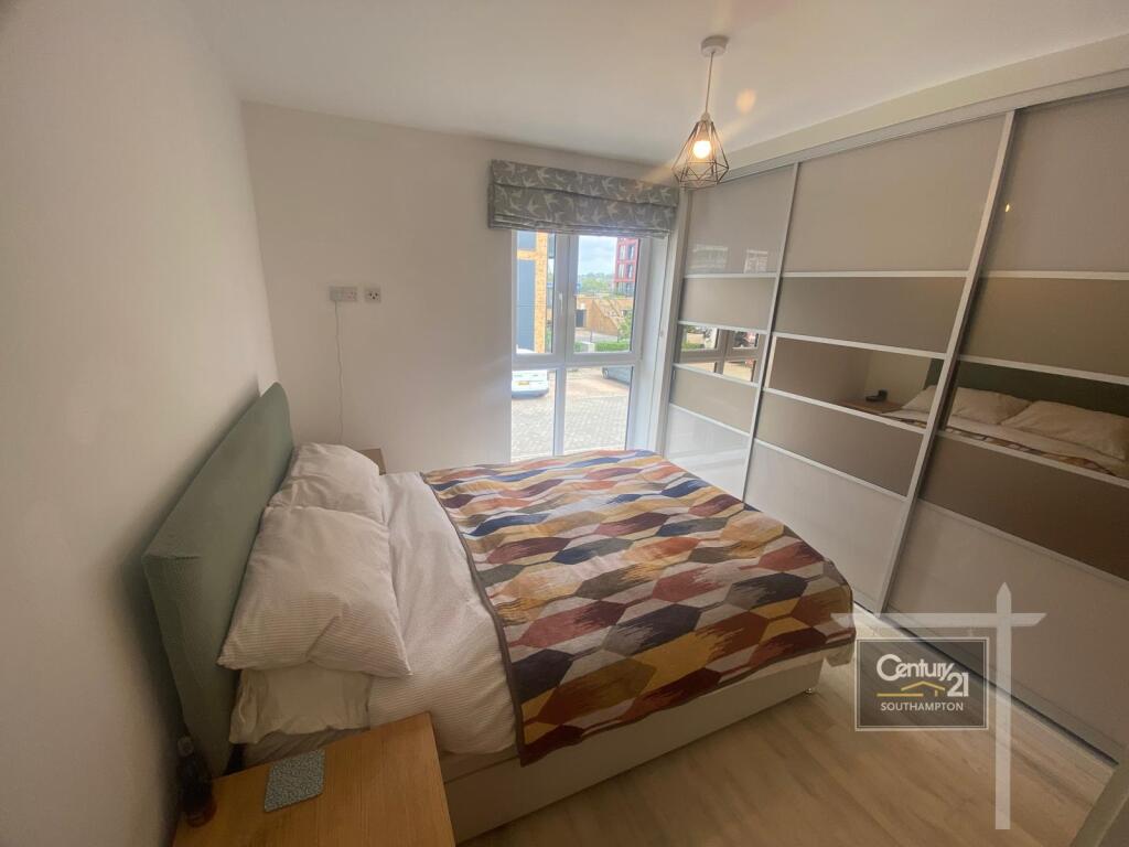 Apartment in Southampton - View 4