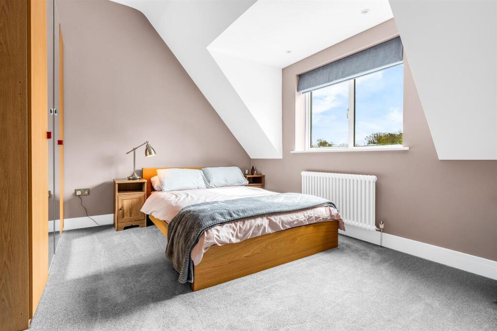 Additional image 24 of Burnham Green Road, Welwyn