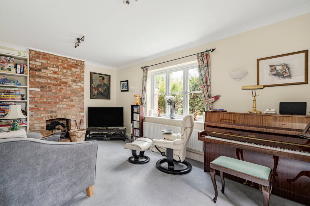 House in Hemel Hempstead - More