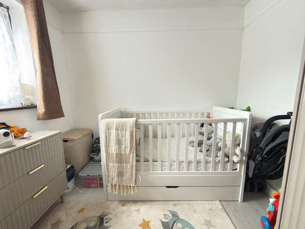 Apartment in Luton - View 5