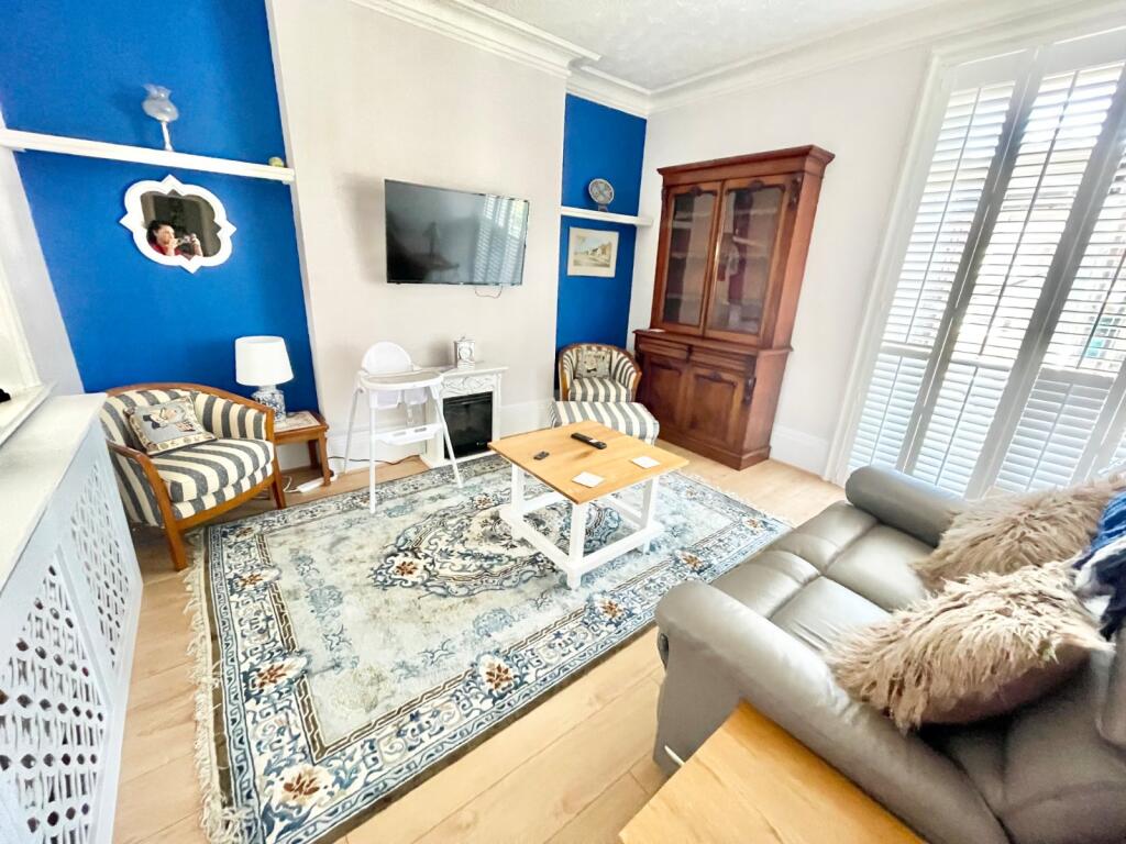 Apartment in Canterbury - View 4