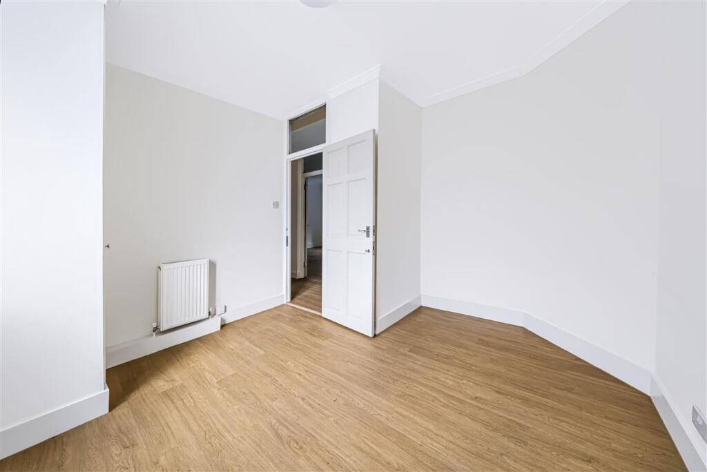 Apartment in London - More