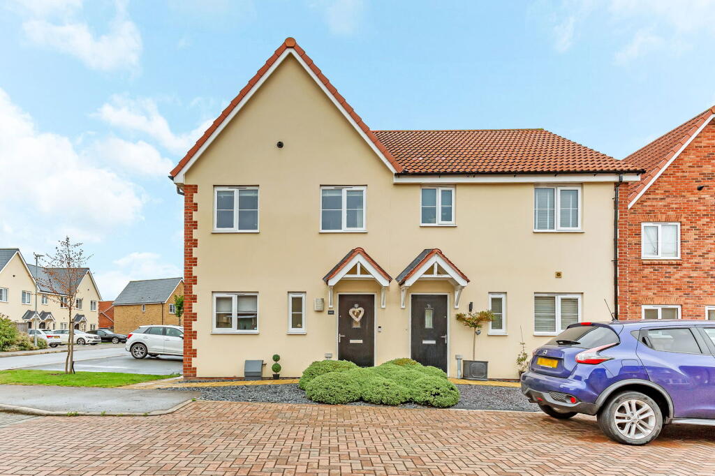 2-bed semi-detached on Robinson Avenue, Bedford, MK45, £300,000