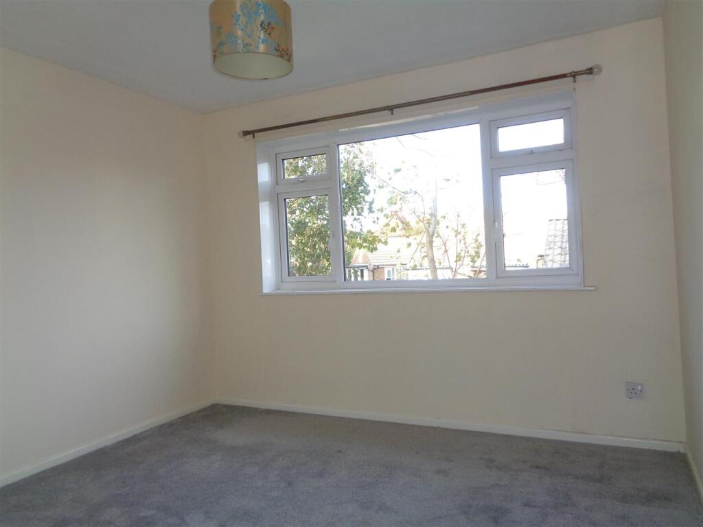 Apartment in Lewes, Seaford - More
