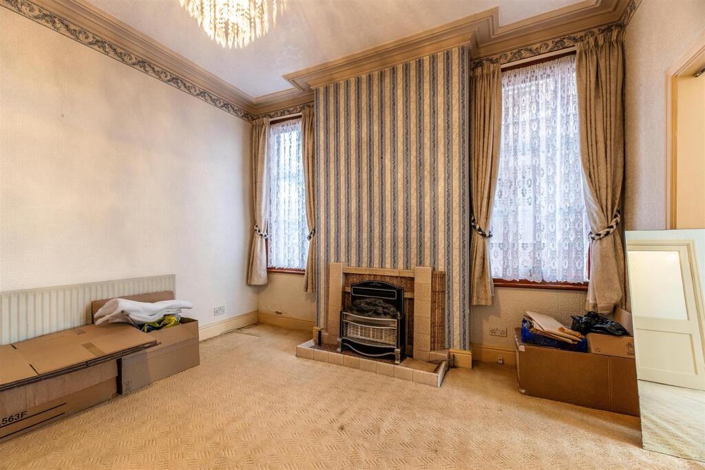 House in Nottingham, West Bridgford - More