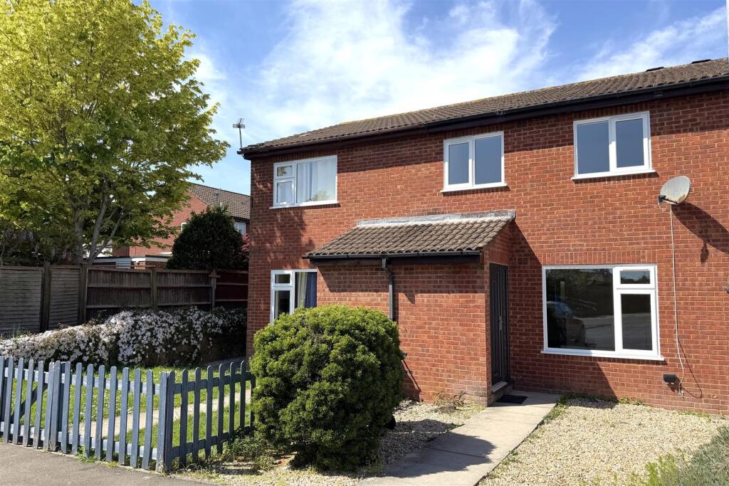 Main image of property: Hamlyn Close, Taunton