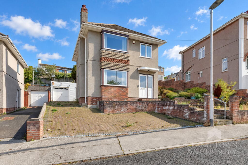 3-bed detached on Churchill Way, Peverell, Plymouth, £300,000