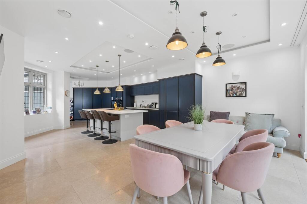 House in Trafford, Greater Manchester - More