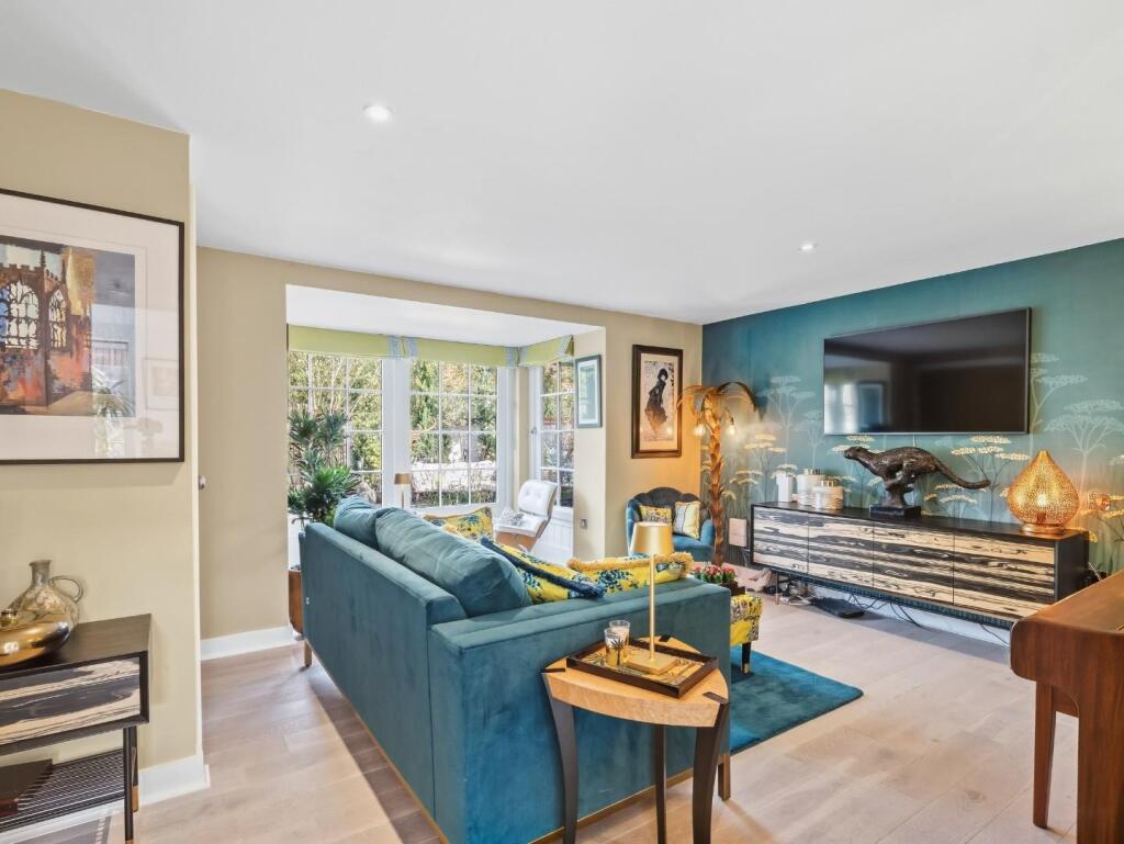House in Stratford-on-Avon, Harbury - More
