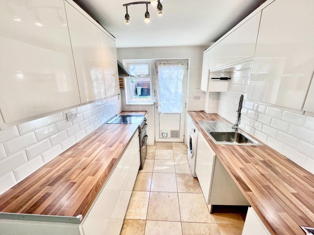 House in Newport Pagnell, City of Milton Keynes - View 3