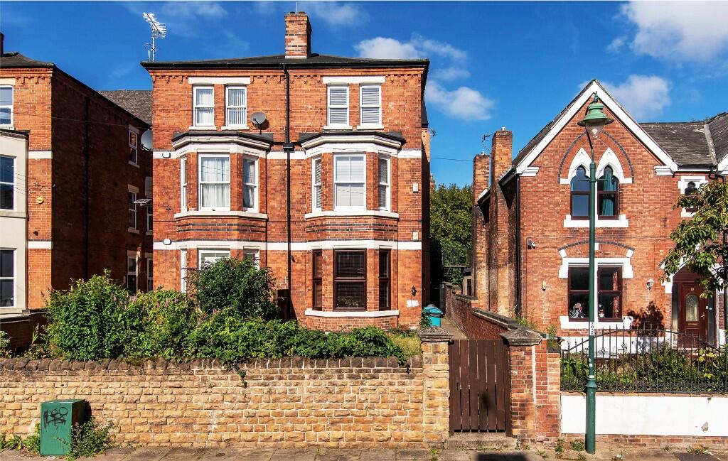 Main image of property: 33 Gedling Grove, Arboretum, NG7 4DU