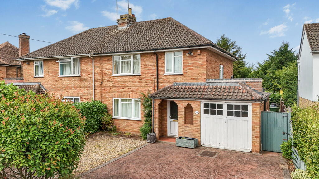 Main image of property: Avon Crescent, Stratford-upon-Avon CV37 7EZ