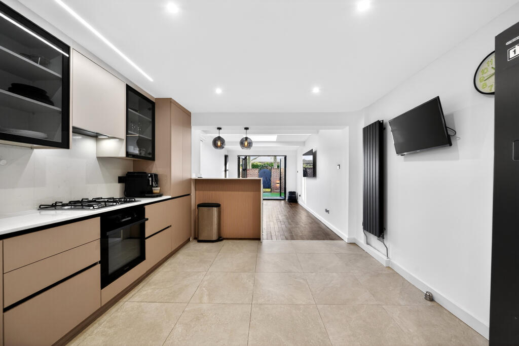 Main image of property: Pasfield Close, Waltham Abbey, EN9