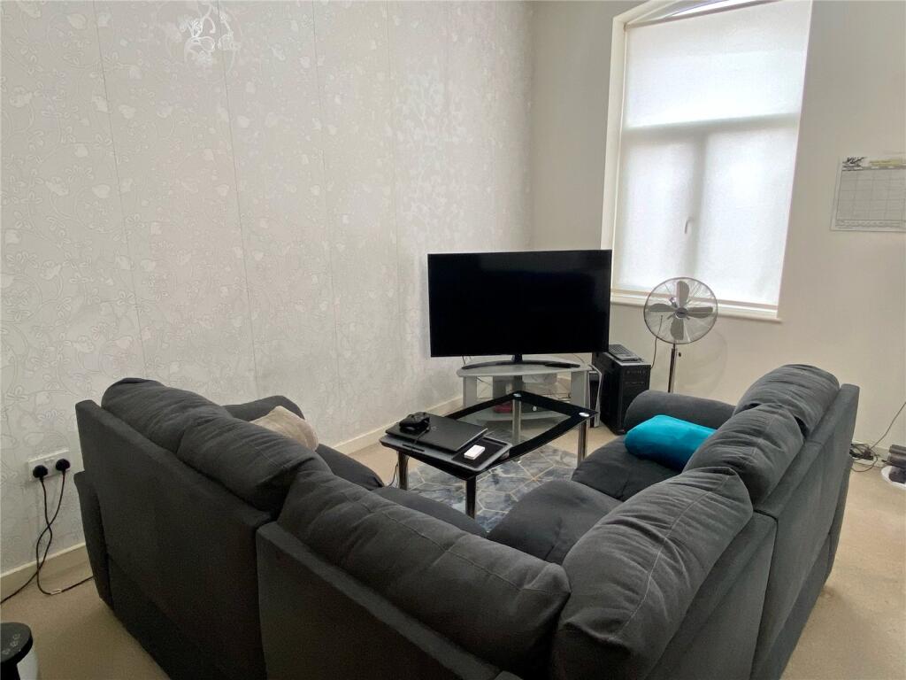 Apartment in Kirklees, West Yorkshire - View 2