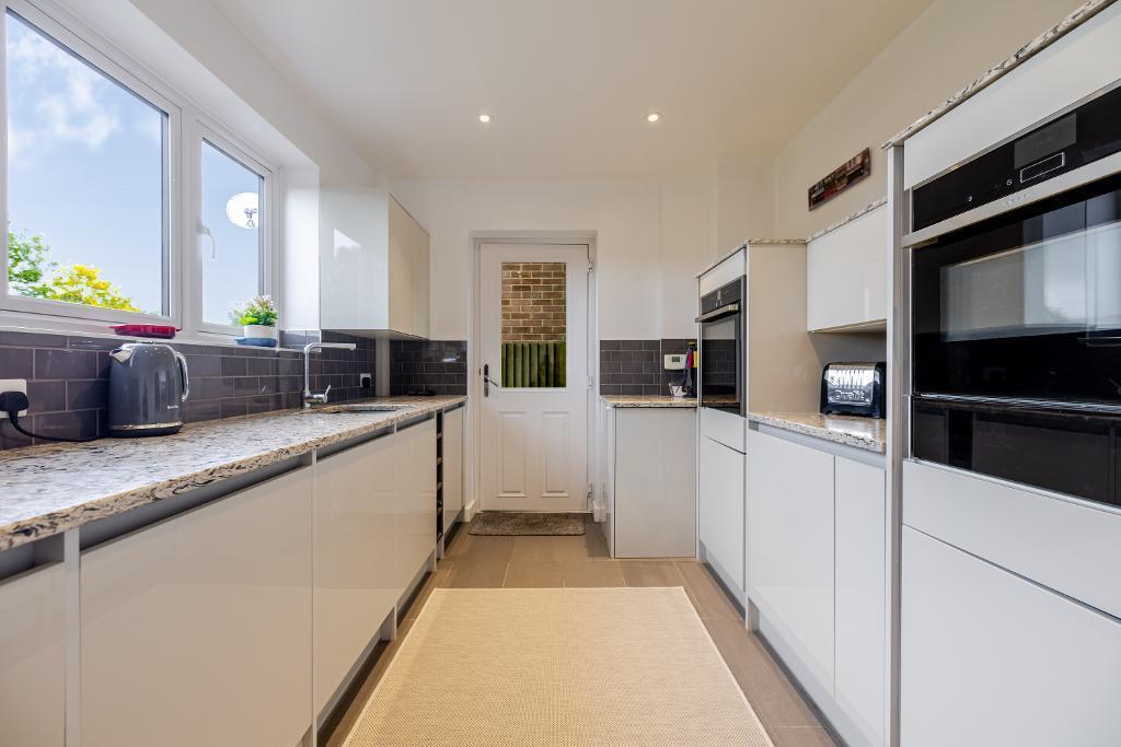 House in Croydon - View 4