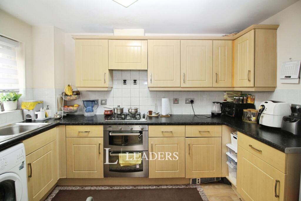 Apartment in Milton Keynes, Broughton Local Shops, Broughton - View 4