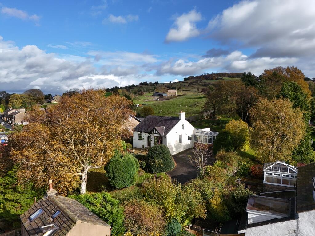 3-bed house on Skipton Old Road, Foulridge, Colne, Lancashire, BB8, £450,000