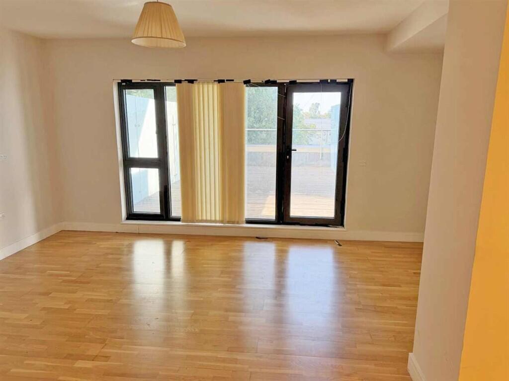Apartment in Twickenham - View 4