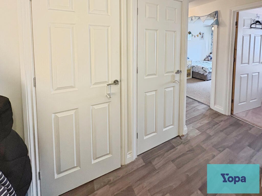 Apartment in Stoke-on-Trent - View 5