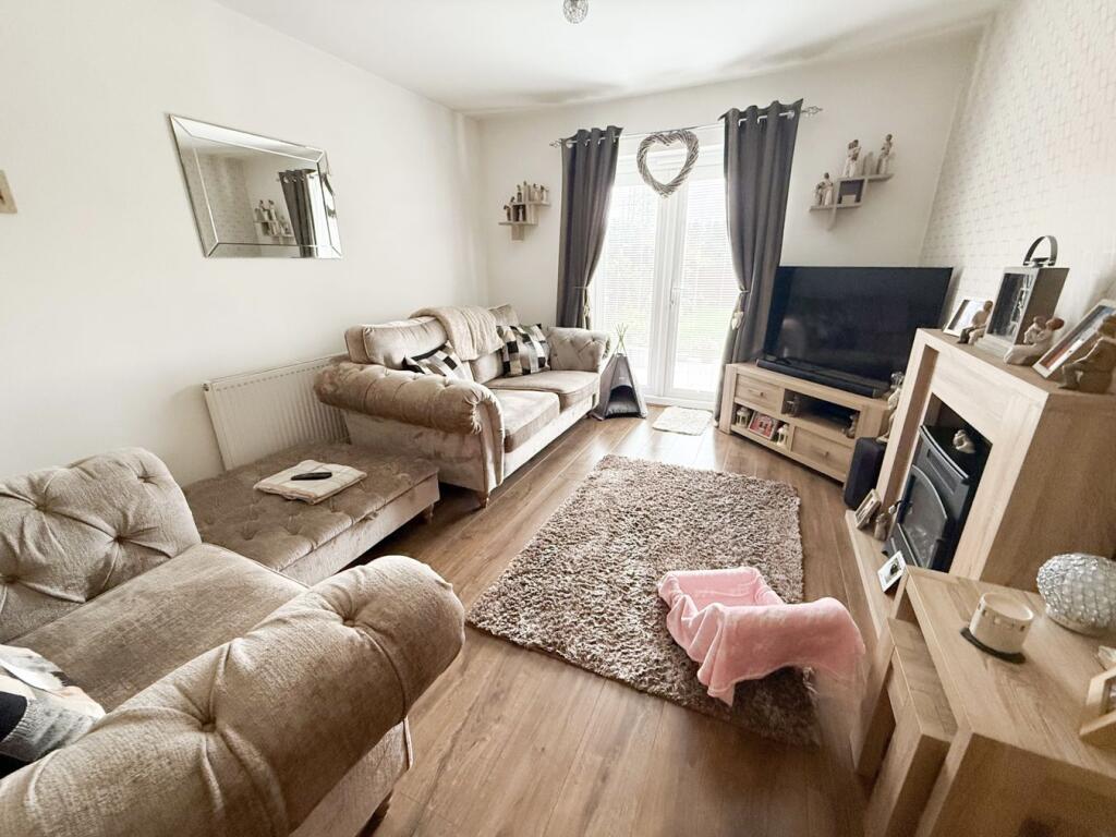 House in Cwmbrân, Sebastopol, Panteg - More