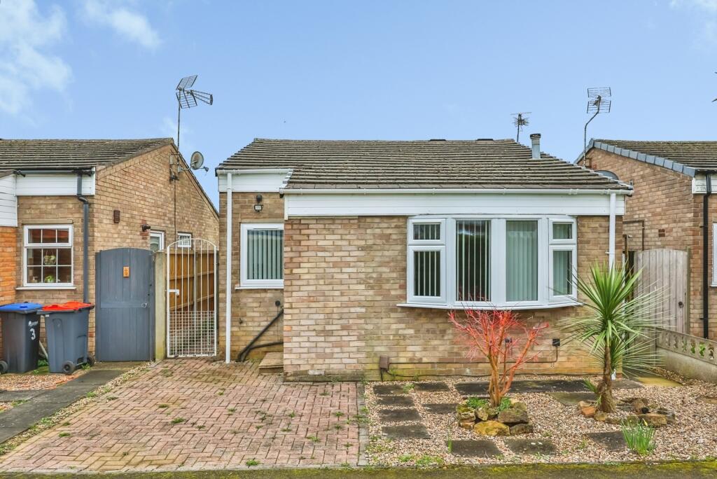Main image of property: Field Avenue, Hucknall, Nottingham, Nottinghamshire, NG15