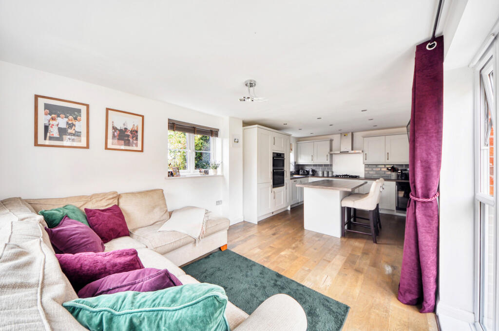 House in Stratton St Margaret, Kingsdown - View 4
