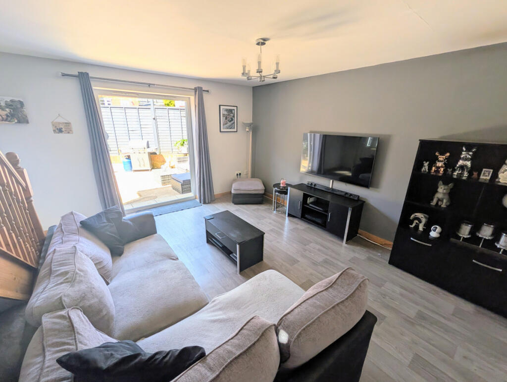 Nelson Drive, Cowes, PO31 - More