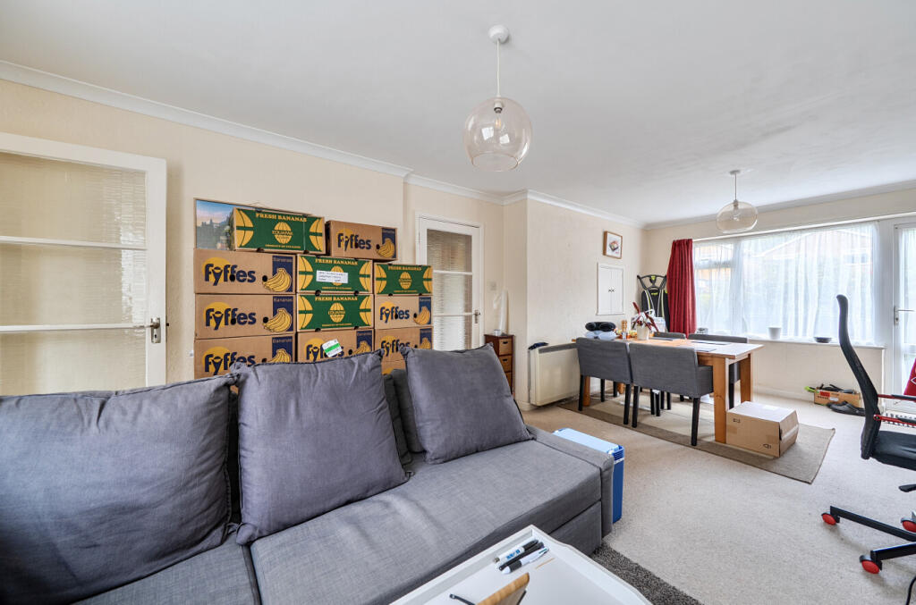 Apartment in Southampton - View 3