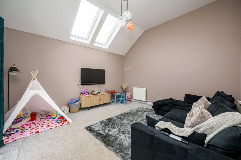 Ballumbie Drive, Dundee, DD4 photo 3
