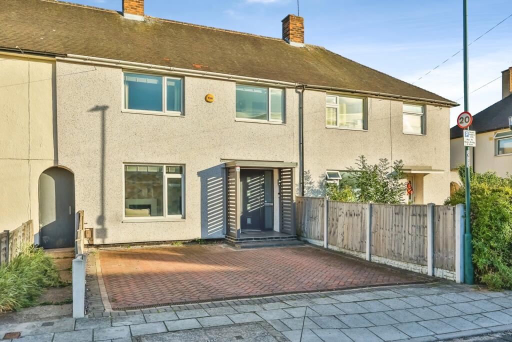 Main image of property: Woodsford Grove, Clifton, Nottingham, NG11