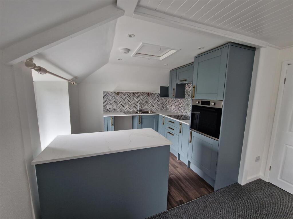 Apartment in Truro - View 4