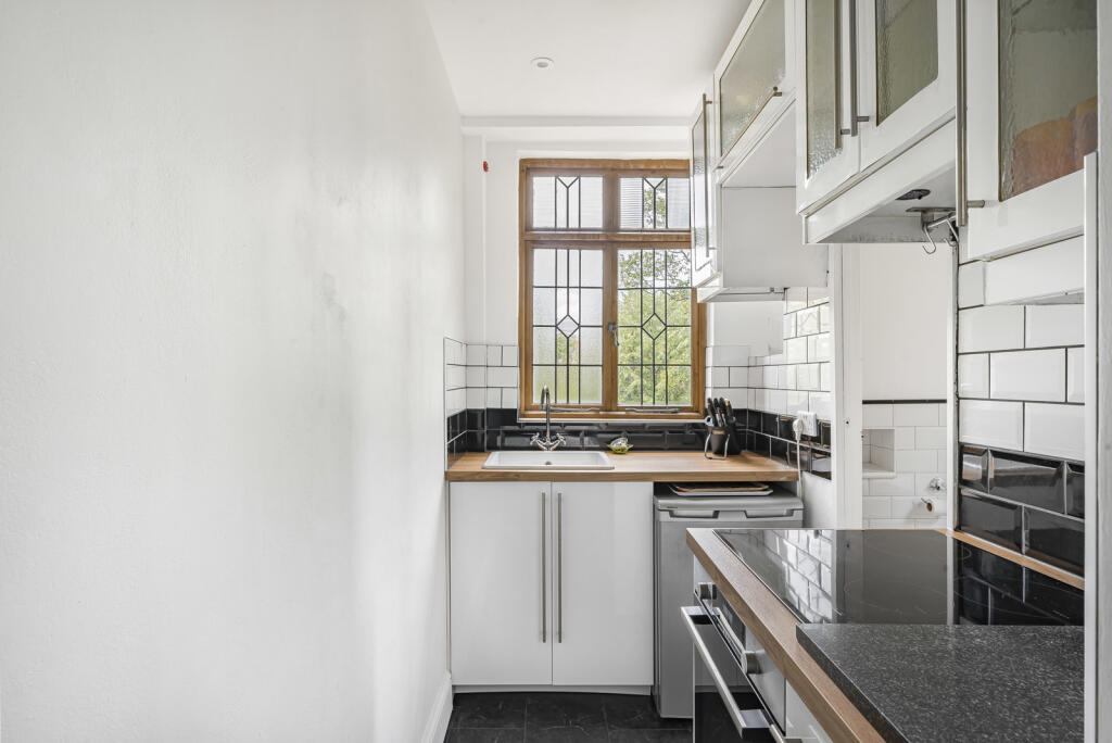 Apartment in London - View 3