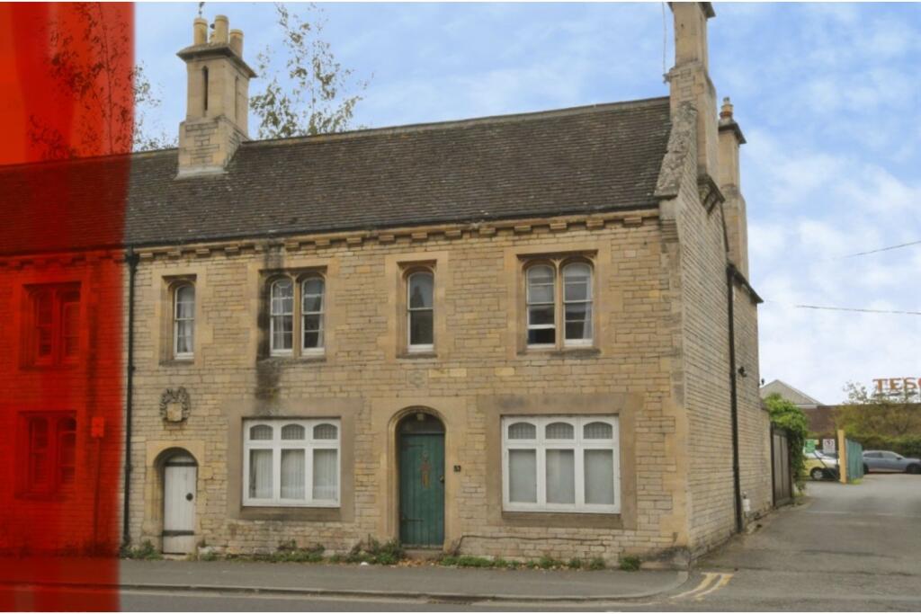 3-bed terraced on Northgate, Sleaford, NG34, £235,000
