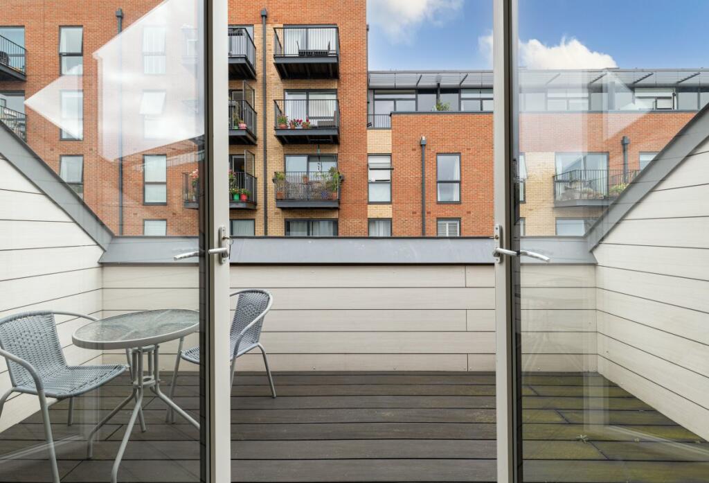 Apartment in London - View 2