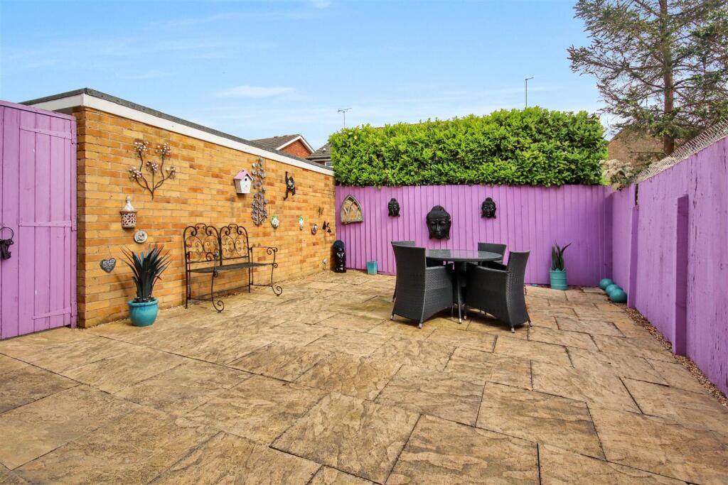 House in Rushden, North Northamptonshire - View 3