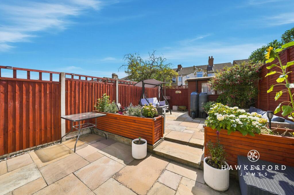 House in Swale, Grove Park, Milton Regis - View 3