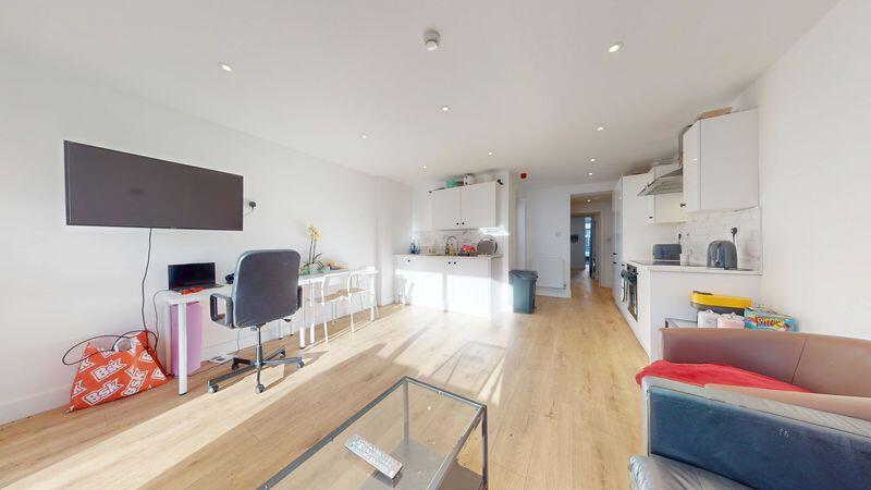 House in Cardiff - View 3
