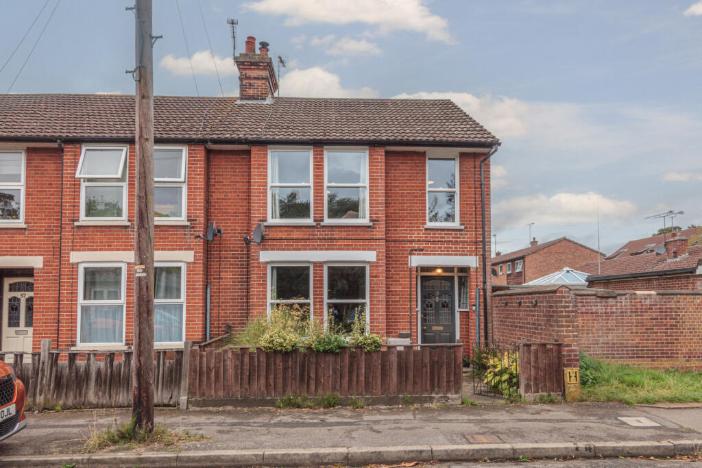 2-bed terraced on Roundwood Road, Ipswich, IP4 4LT, £240,000