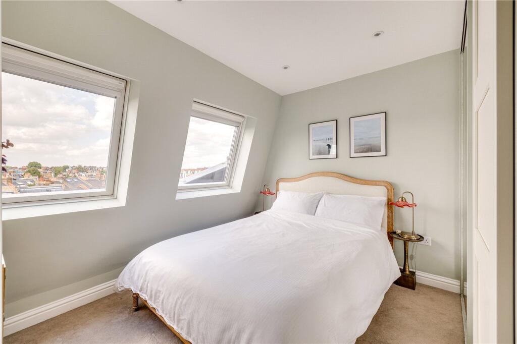 House in London - View 4