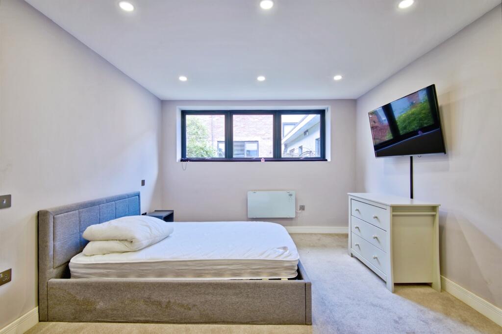 Apartment in Colchester - View 3
