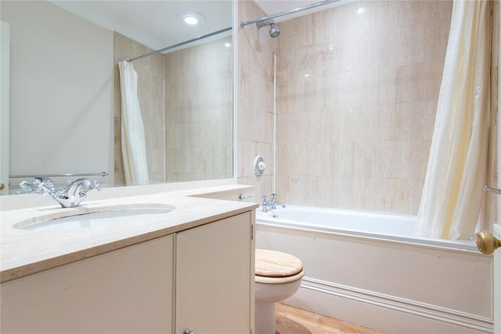 Apartment in London - More