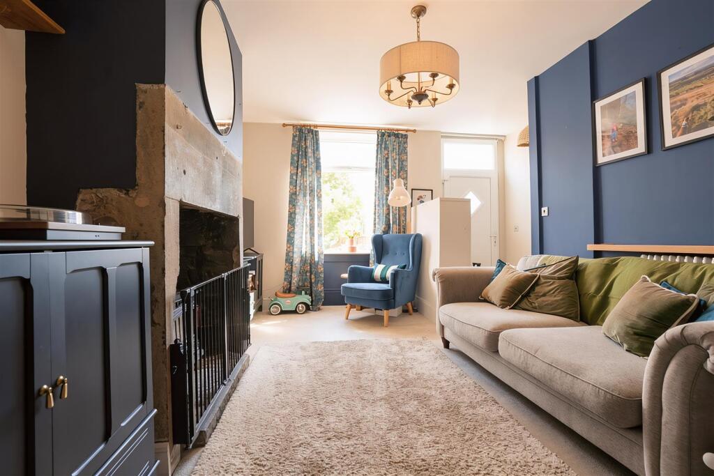 House in Halifax - View 5