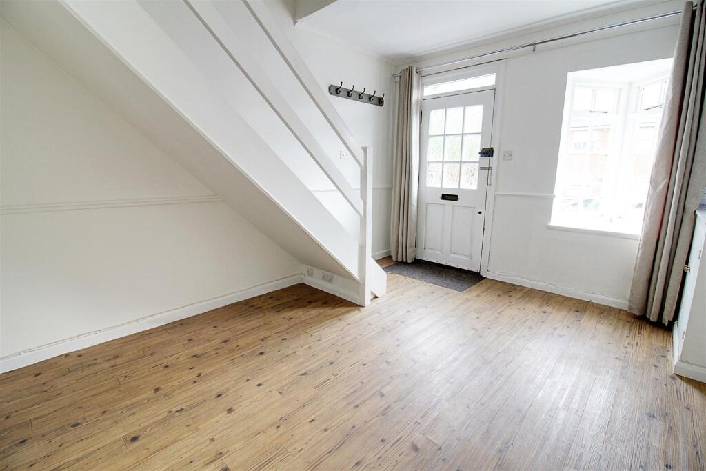 House in Dacorum, Berkhamsted - More
