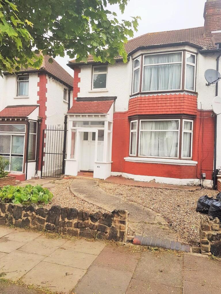 Main image of property: First Floor Flat, Upsdell Avenue, Palmers Green, N13