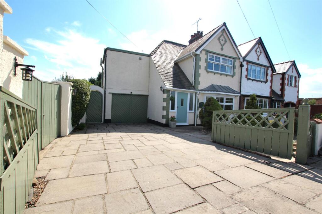 3-bed semi-detached on 304 Hull Bridge Road, £349,950