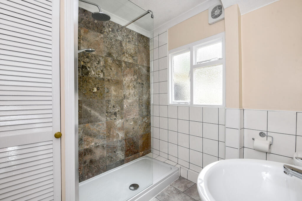 Queens Road, Guildford, GU1 - View 6
