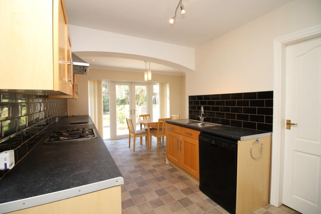 Dronsfield Road, Fleetwood, FY7 - View 4