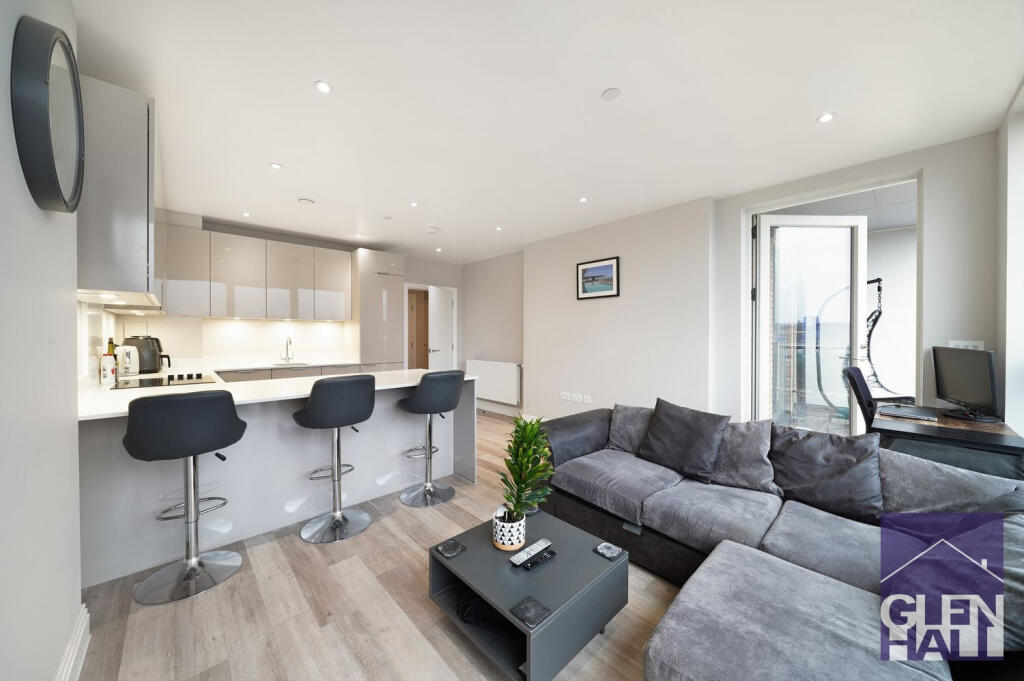Main image of property: 6A Station Road,  London, N11